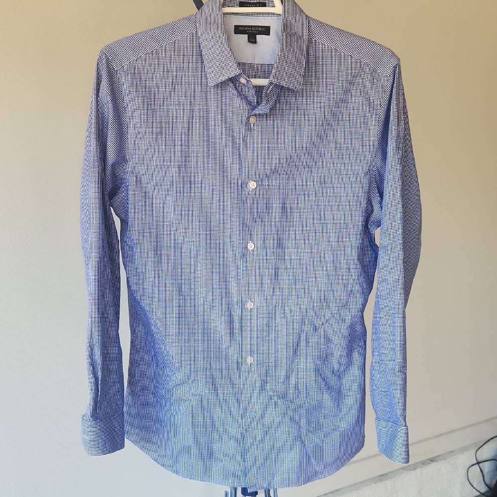 Banana Republic Men's Blue Patterned Dress Shirt